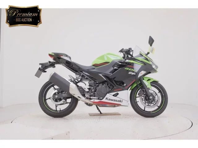 Kawasaki NINJA400-2 лот № 2553 оценка 6  с аукциона в Японии