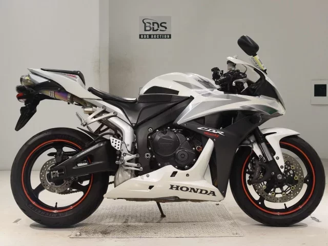 Honda CBR600RR лот № 0341 оценка 4  с аукциона в Японии