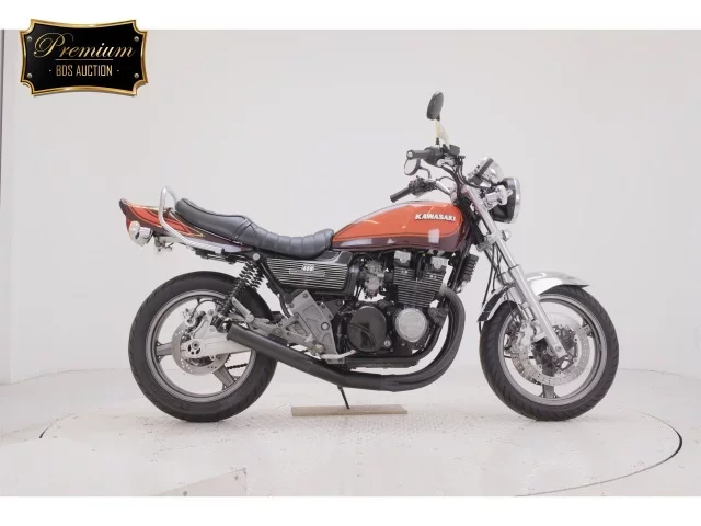 Kawasaki ZEPHYR400K лот № 0079 оценка 4  с аукциона в Японии