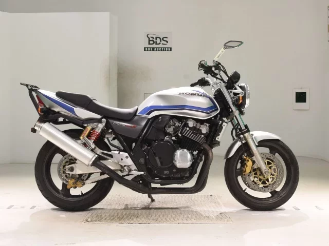 Honda CB400SFV-2 лот № 2983 оценка 4  с аукциона в Японии