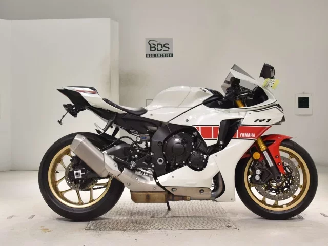 Yamaha YZF-R1 лот № 2757 оценка 6  с аукциона в Японии