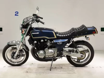 Kawasaki ZEPHYR750 лот № 7638 оценка 4  с аукциона в Японии 2