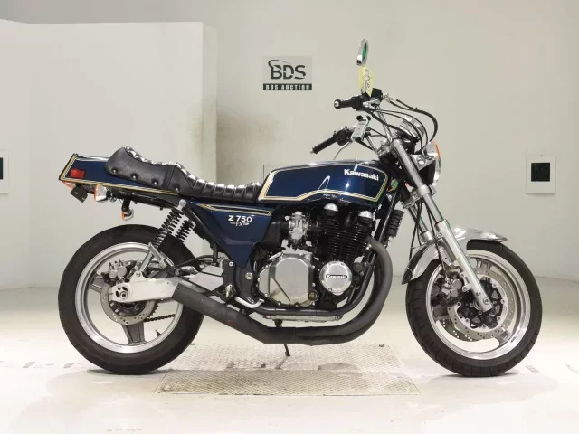 Kawasaki ZEPHYR750 лот № 7638 оценка 4  с аукциона в Японии