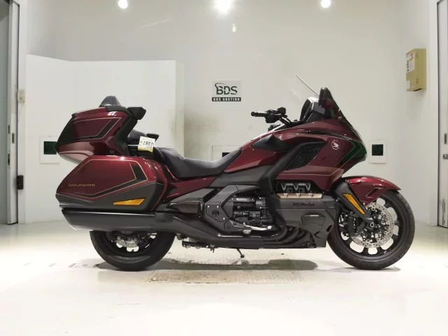 Honda GL1800 TOUR D лот № 0387 оценка 8  с аукциона в Японии