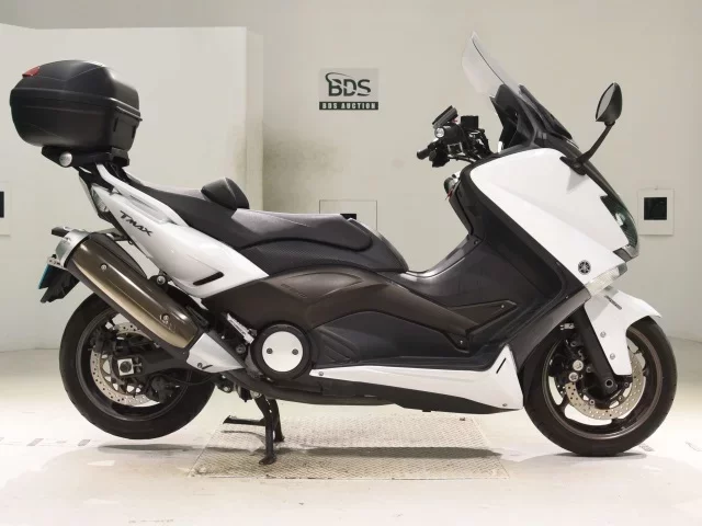 Yamaha T-MAX530 лот № 5477 оценка 4  с аукциона в Японии