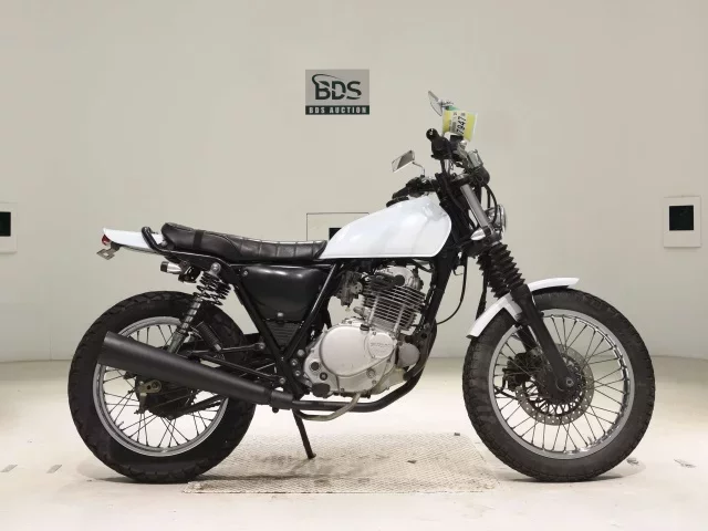 Suzuki GLASS TRACKER BIG BOY лот № 7947 оценка 4  с аукциона в Японии