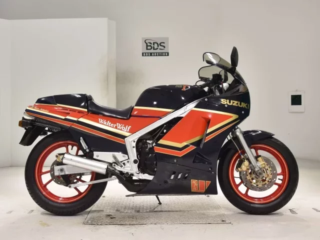 Suzuki RG400 лот № 0279 оценка 4  с аукциона в Японии