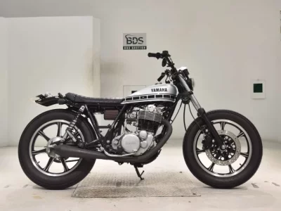 Yamaha SR400-3
