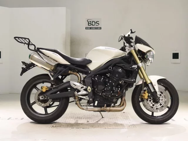 Triumph  STREET TRIPLE лот № 5446 оценка 4  с аукциона в Японии
