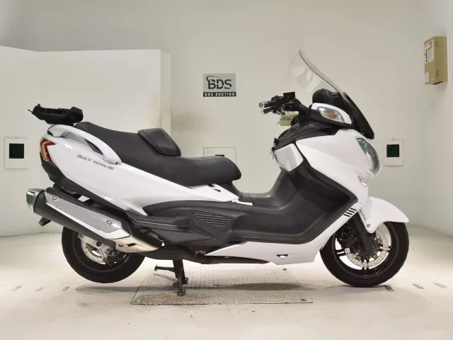 Suzuki SKYWAVE 650LX лот № 2804 оценка 4  с аукциона в Японии
