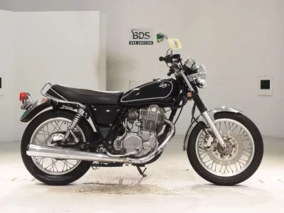 Yamaha SR400-3