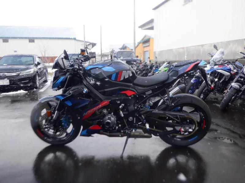 BMW BMW M1000R