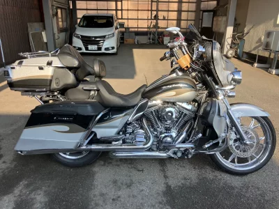 Harley-Davidson HARLEY FLHTCUSE1800CVO