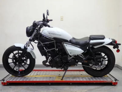Kawasaki ELIMINATOR 400-1