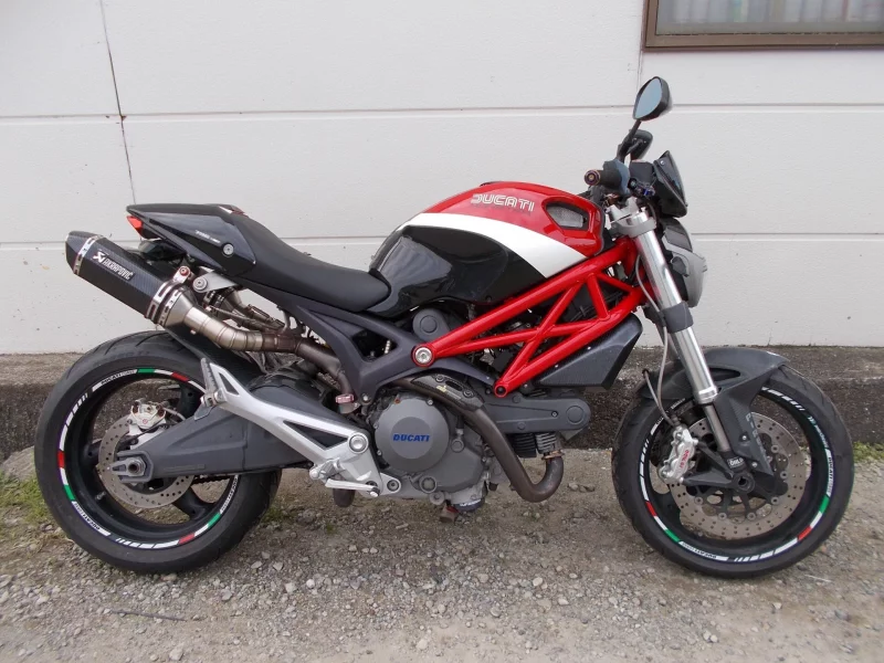 Ducati DUCATI MONSTAR M696