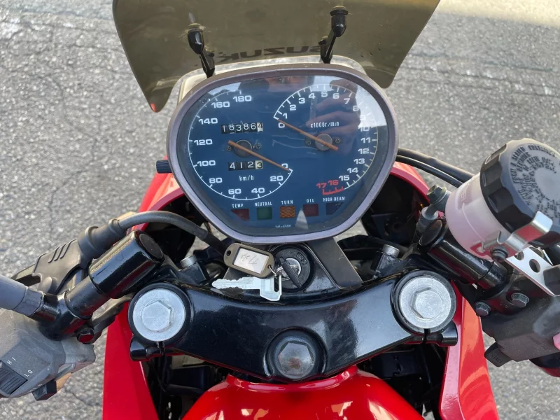 Suzuki GSX250 KATANA