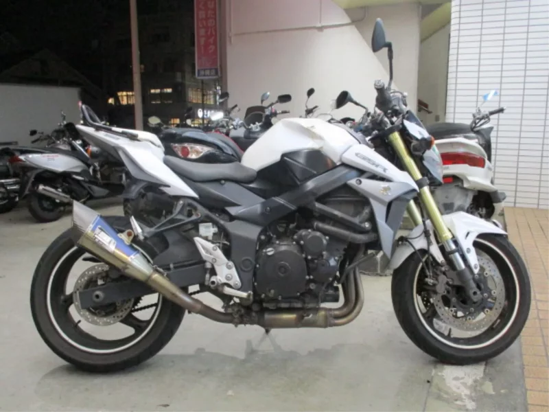 Suzuki GSR750