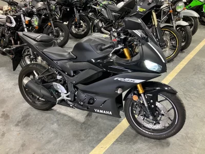 Yamaha YZF-R25 ABS
