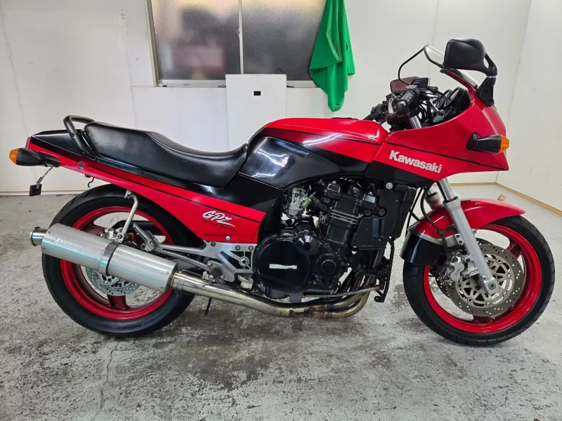 Kawasaki GPZ900R