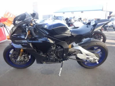 Yamaha YZF-R1M лот № 00081 оценка 4  с аукциона в Японии 2