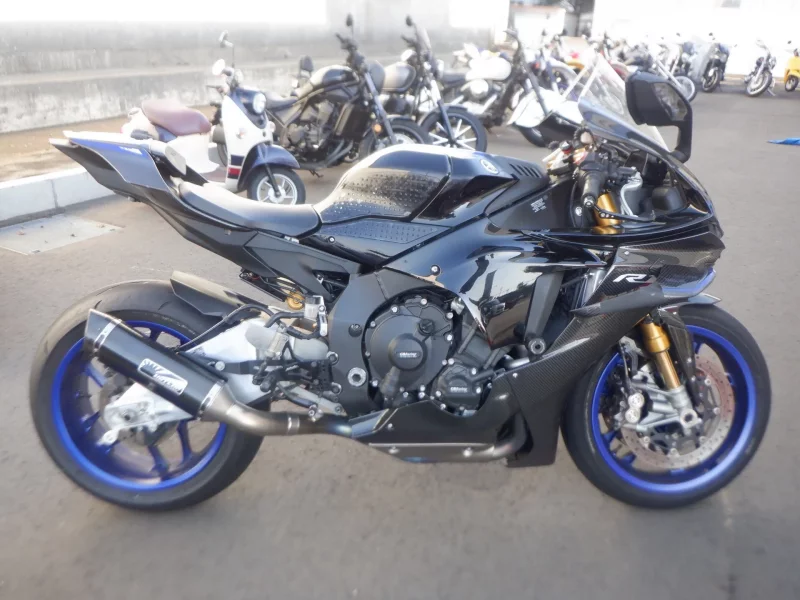 Yamaha YZF-R1M лот № 00081 оценка 4  с аукциона в Японии