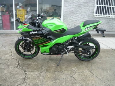 Kawasaki Ninja 400 KRT ED лот № 02064 оценка 4  с аукциона в Японии 2