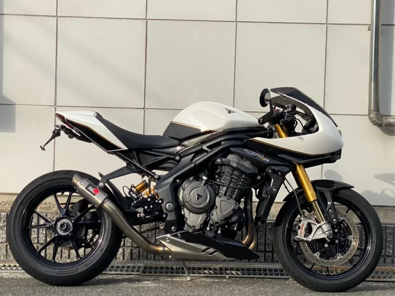 Triumph  SPEED TRIPLE 1200RR лот № 00147 оценка 4  с аукциона в Японии