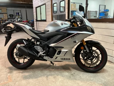 Yamaha YZF-R25 ABS