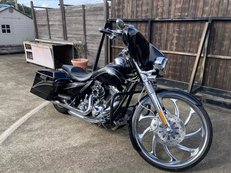 Harley-Davidson HARLEY FLHTCUSE1800CVO