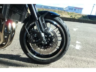 Kawasaki Z900RS лот № 02212 оценка 4  с аукциона в Японии 2