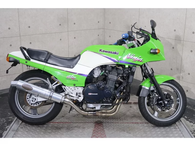Kawasaki GPZ900R