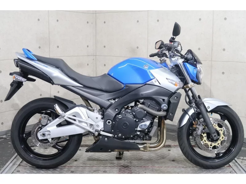 Suzuki GSR400