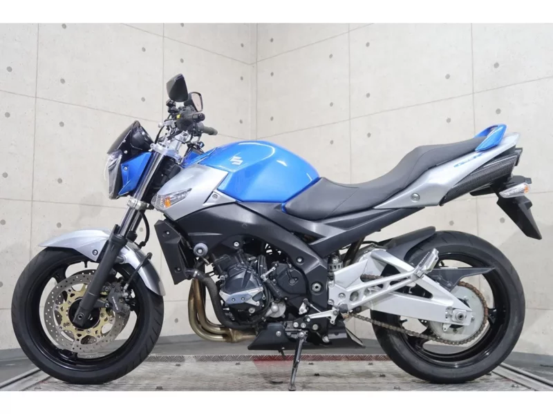 Suzuki GSR400