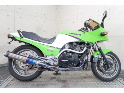 Kawasaki GPZ900R