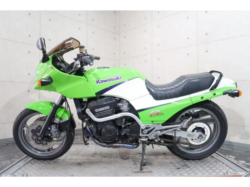 Kawasaki GPZ900R