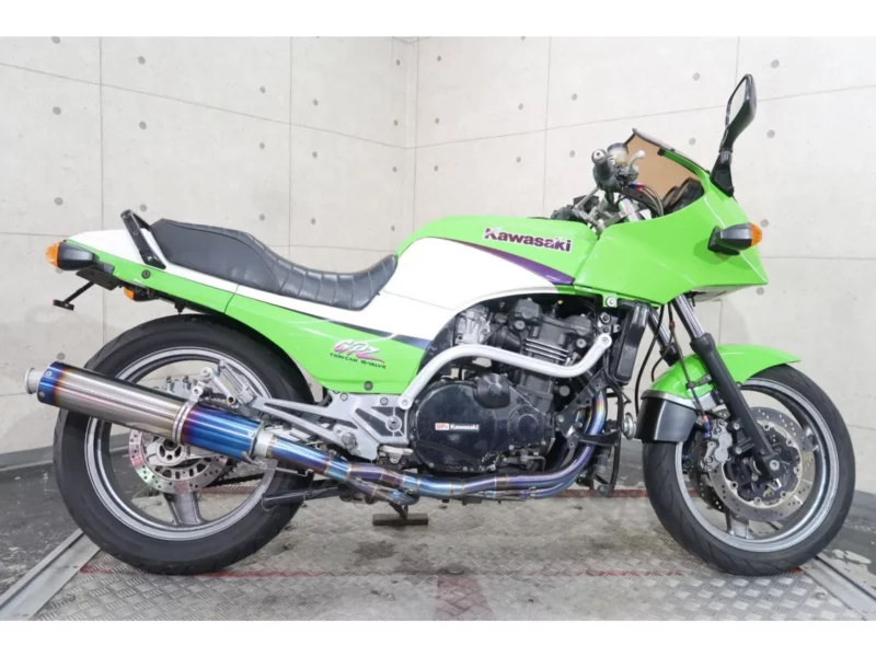 Kawasaki GPZ900R