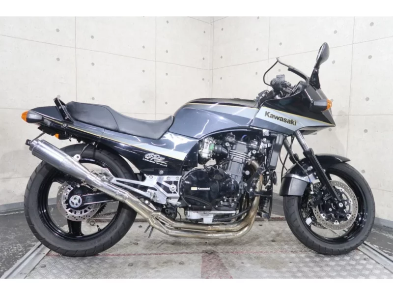Kawasaki GPZ900R