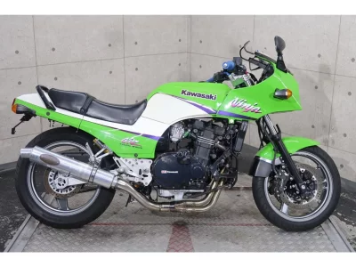Kawasaki GPZ900R