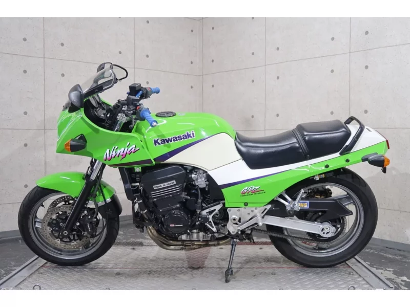 Kawasaki GPZ900R