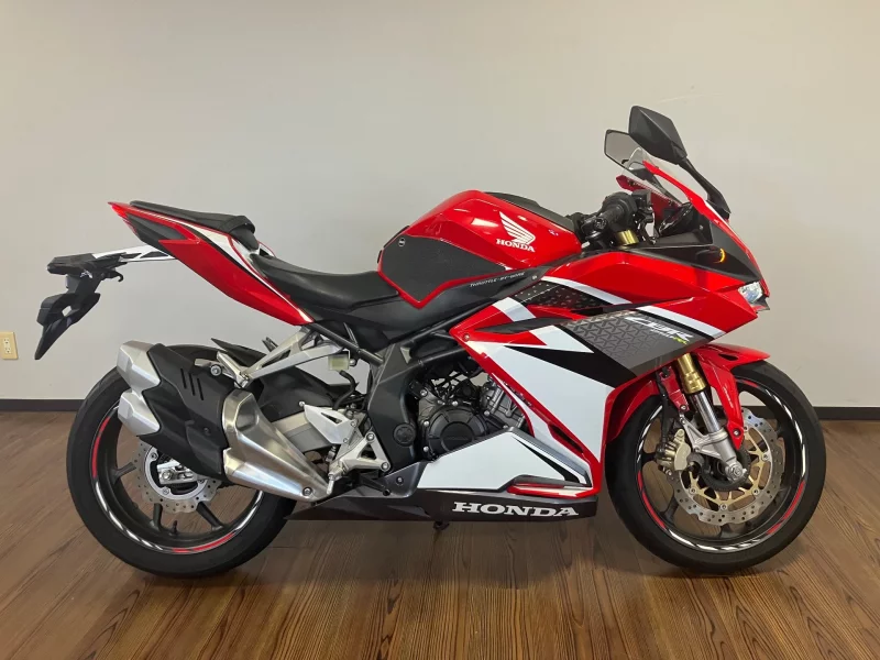 Honda CBR250RR ABS лот № 02274 оценка 4  с аукциона в Японии