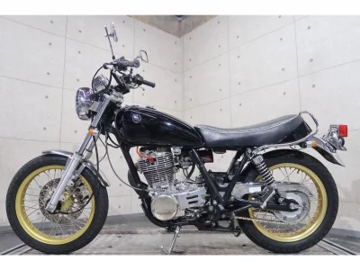 Yamaha SR400-1