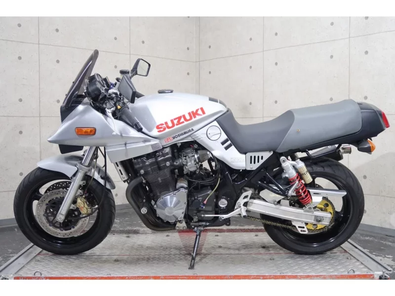 Suzuki INAZUMA 1200