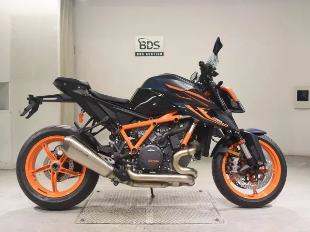 KTM  1290 SUPER DUKE R лот № 5319 оценка 9  с аукциона в Японии