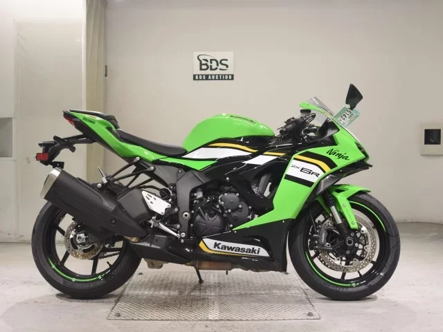 Kawasaki ZX-6RA лот № 5143 оценка 8  с аукциона в Японии