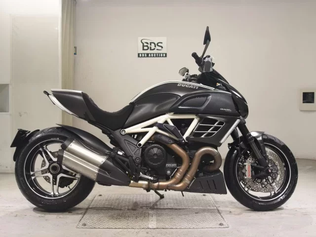Ducati  DIAVEL AMG лот № 5182 оценка 5  с аукциона в Японии