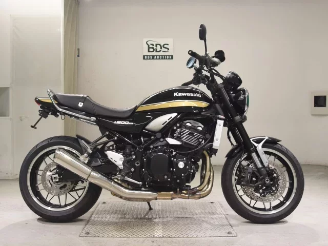 Kawasaki Z900RS лот № 7639 оценка 6  с аукциона в Японии