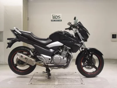 Suzuki GSR250  с аукциона в Японии