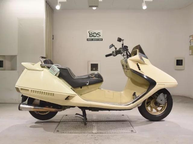 Honda FUSION лот № 5052 оценка 4  с аукциона в Японии