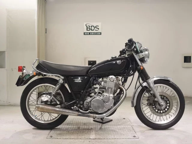Yamaha SR400-4 лот № 5355 оценка 4  с аукциона в Японии