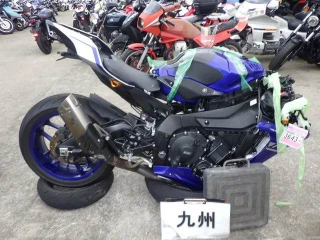Yamaha YZF-R1